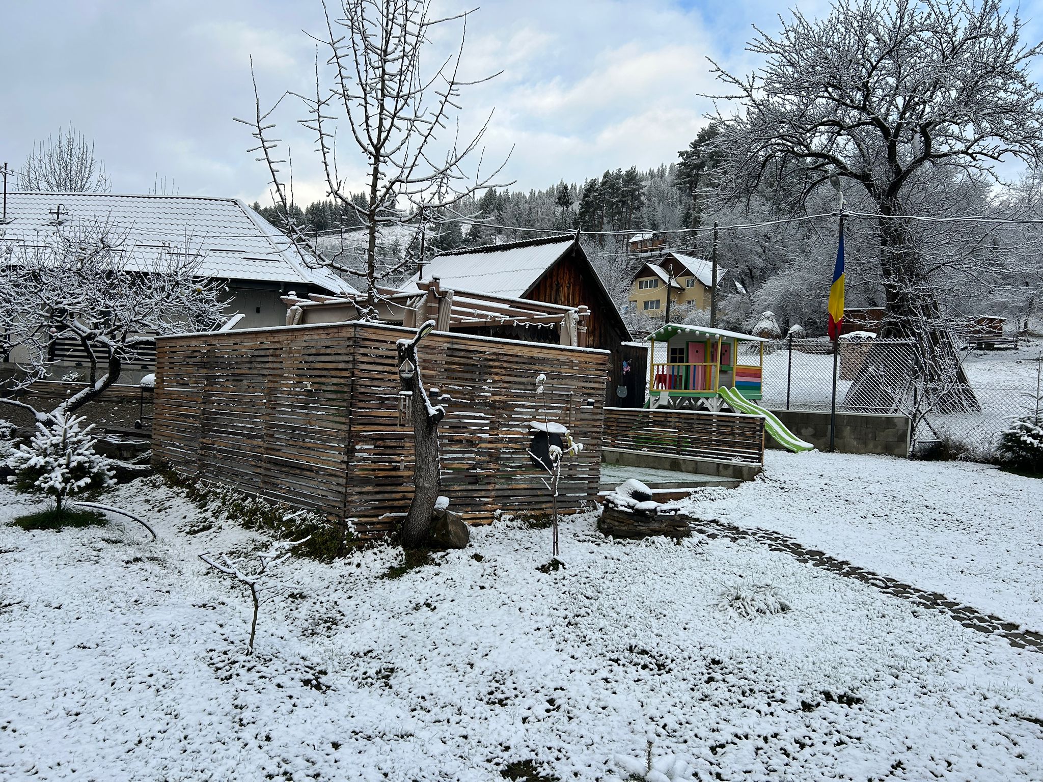casă de vacanță Poiana Teiului – exterior